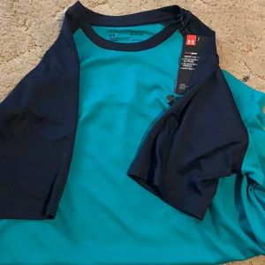 Small men’s under armour t shirt